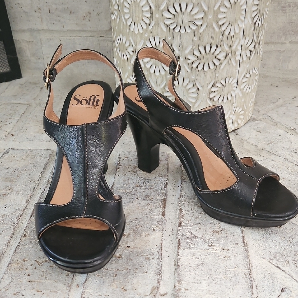 Sofft Black Leather Women's Sandals